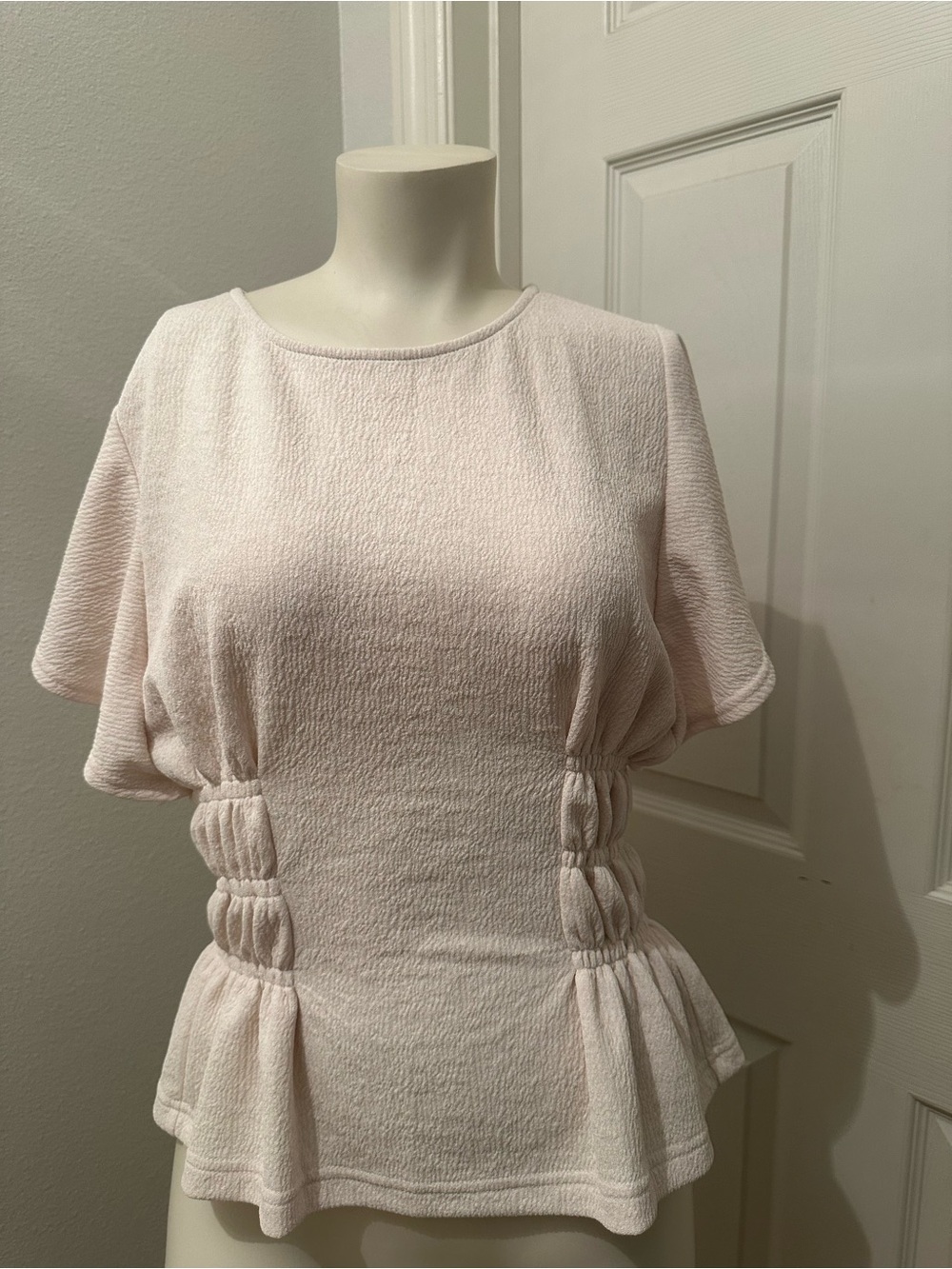 MELLODAY cream Textured Peplum Short-Sleeve Top small